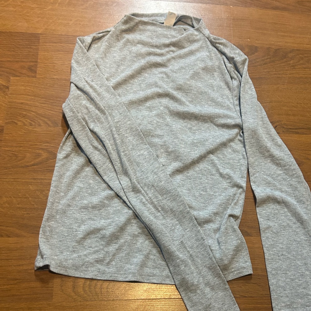 Old Navy Reversible UltraLite Mock-Neck Rib-Knit Ruched Top